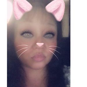 Meet your Posher, Dina